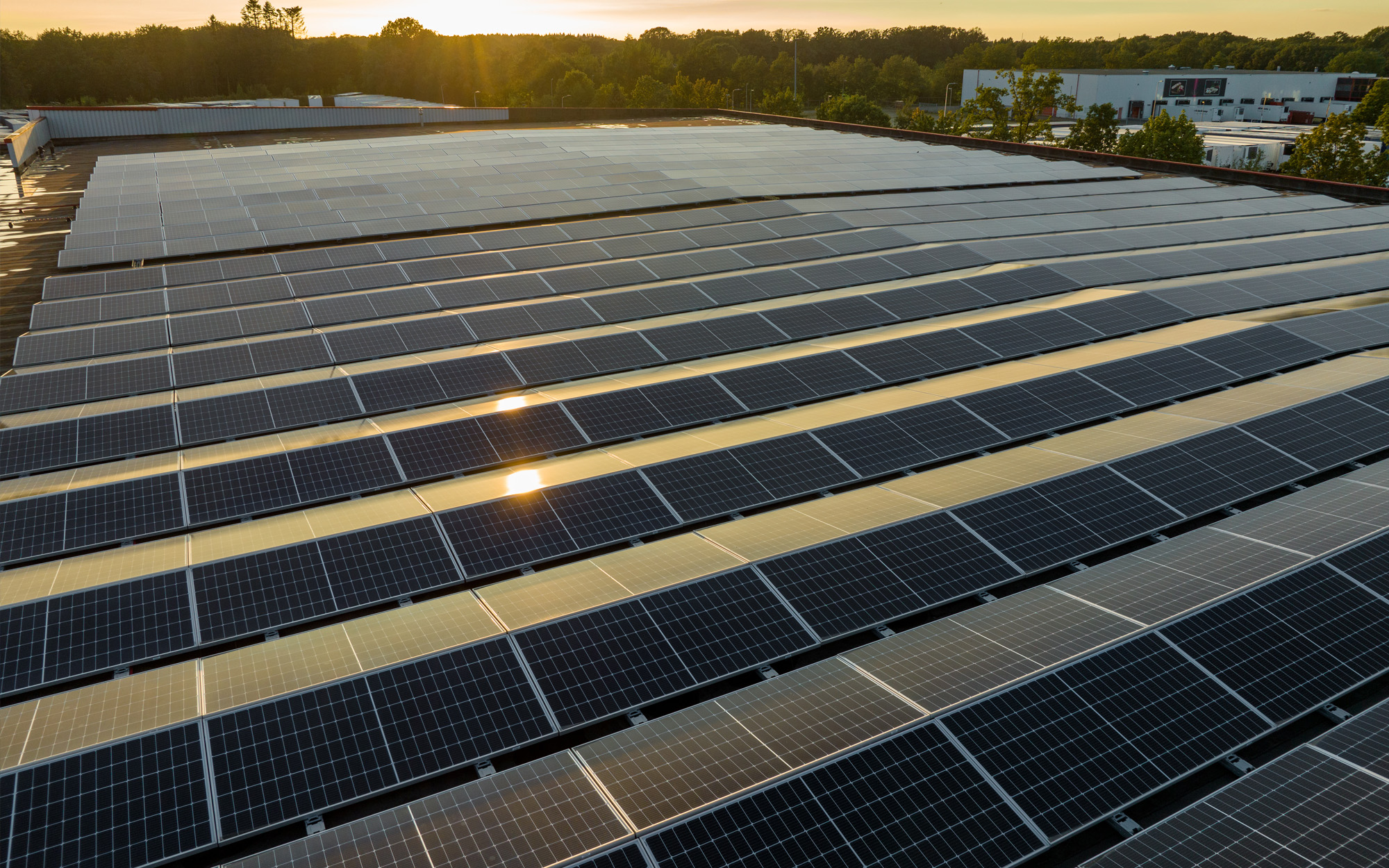 Breaking Down the Benefits of Investing in Commercial Solar Panels