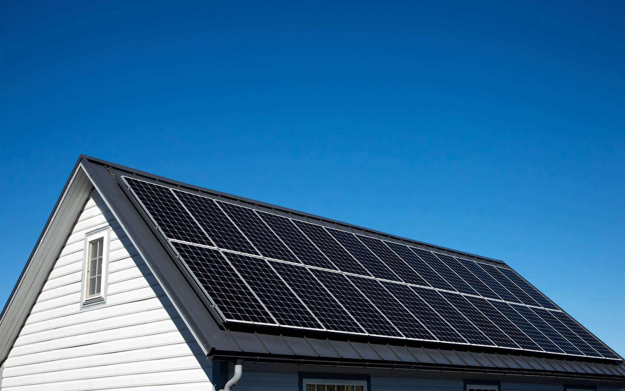 How Commercial Solar Battery Storage Powers Up Businesses